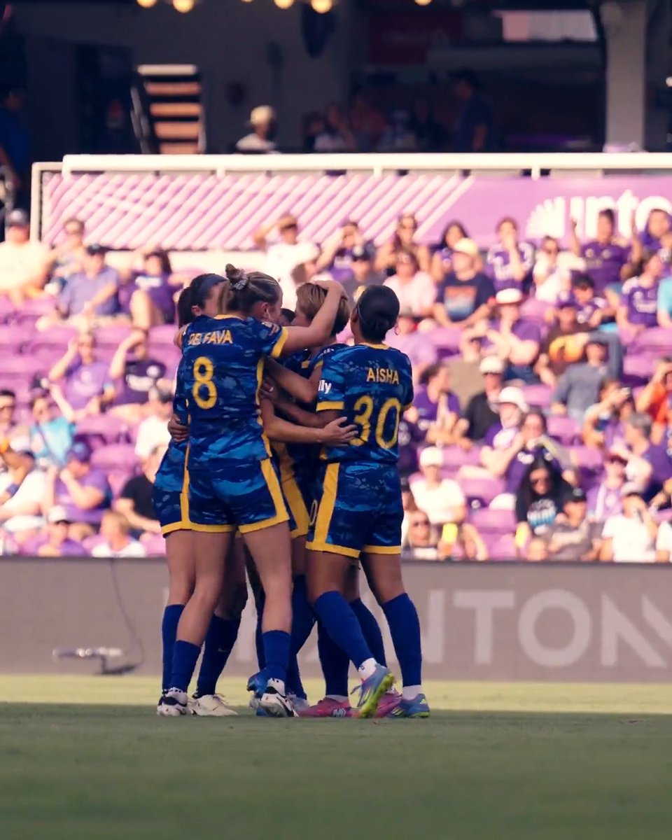 Pinpoint goal from deep by Mina Tanaka/田中美南 🎯