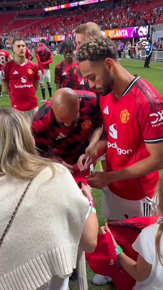 Manchester United's new additions showing love to the fans ❤️