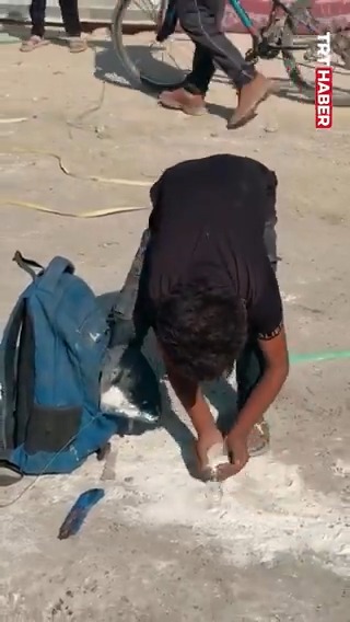 Katil İsrail ablukası altındaki Gazze halkı, kırıntıya bile muhtaç...