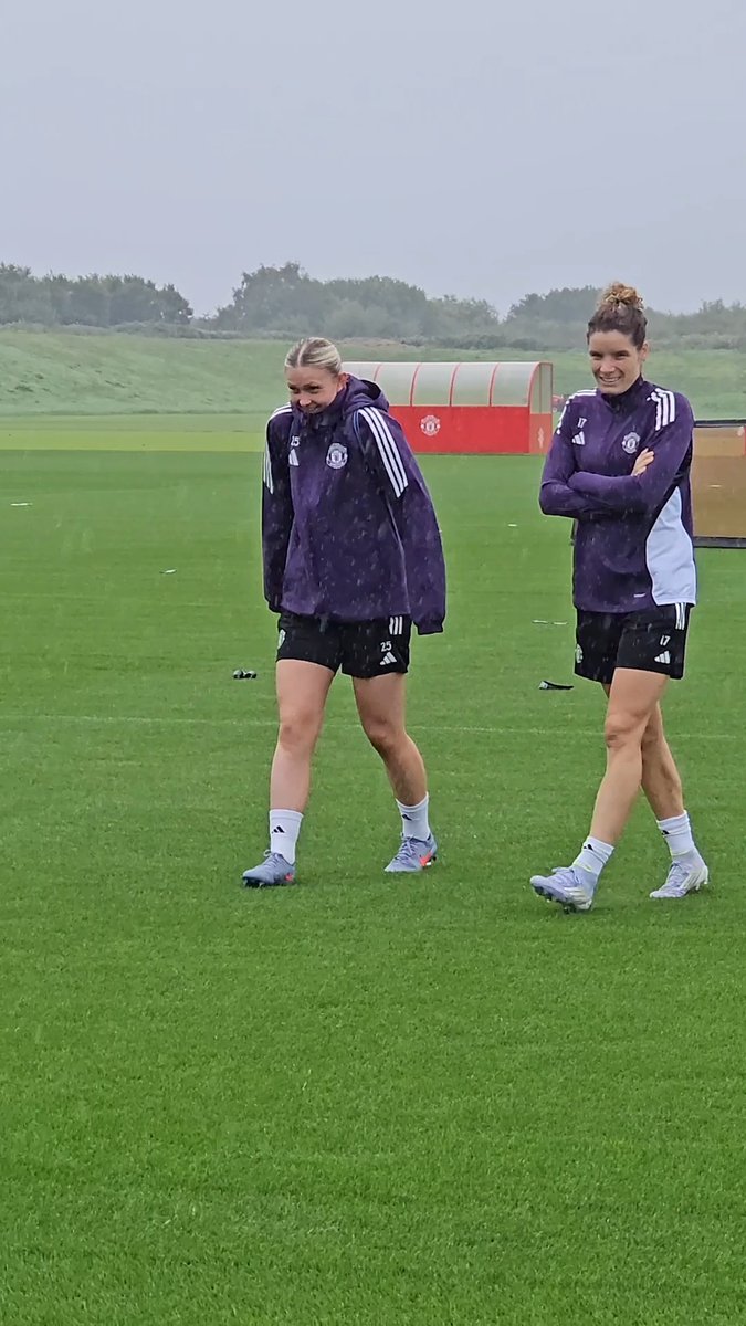 Not enjoying this Manchester weather, Reds? 😅☔️ @Evie_Rabjohn x @DominiqueJansse