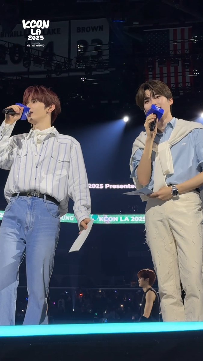 [#KCONLA2025] M COUNTDOWN 💙 DAY 3 TODAY'S MC #SUNGHANBIN &amp; #ZHANGHAO #ZEROBASEONE 📍 M COUNTDOWN STAGE 📍 Arena - KCON LA 2025 AUG 1-3 Arena, LA Convention Center Let’s #KCON
