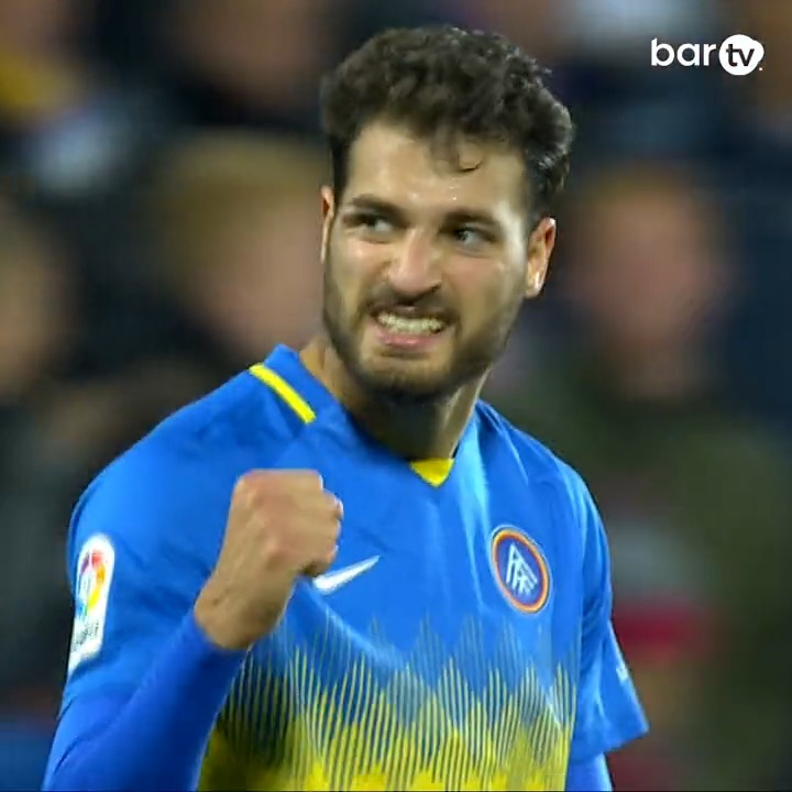 Sinan Bakis, a un paso de firmar por el Club Deportivo Lugo 🪓. Apunta Fondo Segunda que su llegada al club albivermello es inminente. Lleva desde 2023 sin meter un gol, pero al 100% es capaz de hacer cosas como esta.