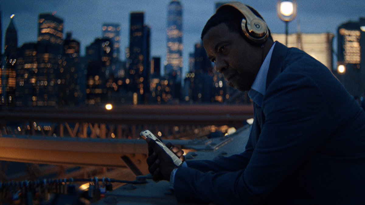 Money. Power. Fame. It’s all yours for the taking. Denzel Washington reunites with Spike Lee in #Highest2Lowest. Only in theaters August 15. Streaming September 5 on Apple TV+