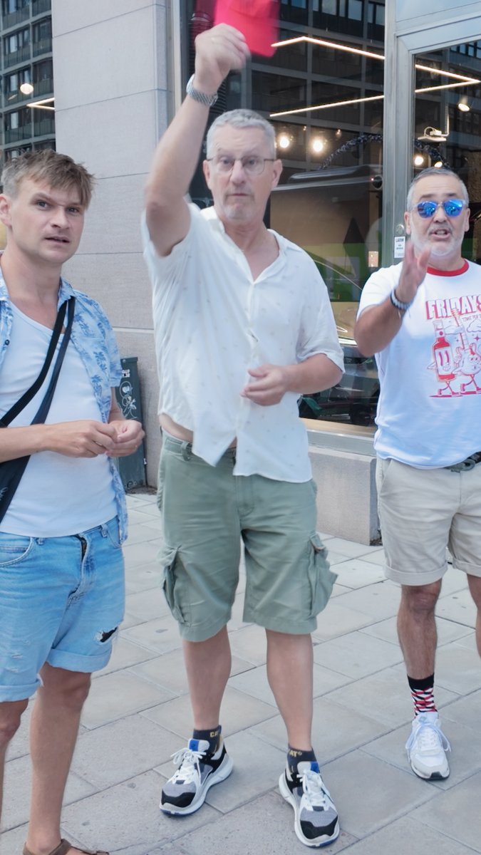 Det blev arga burop från HBTQ-aktivister när prästen Jade Sandberg demonstrerade mot islam. Att hon påtalade koranens syn på sexuella minoriteter hjälpte inte. ▹ Se hela reportaget: