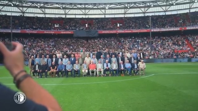 Reünie Feyenoord Legends, editie 2025: ‘Oude verhalen ophalen, allemaal met het hart voor Feyenoord’