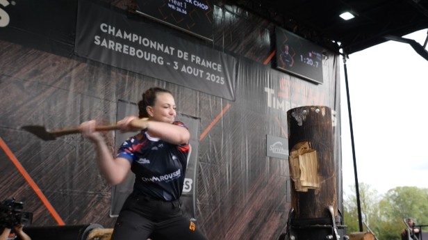 VIDEO: 🇫🇷 🪓 Chopping down stereotypes: Women compete at French woodcutting championships Cutting logs into rounds with a chainsaw and splitting a log in two with an axe, women take part in the Stihl Timbersports French Championships in Sarrebourg
