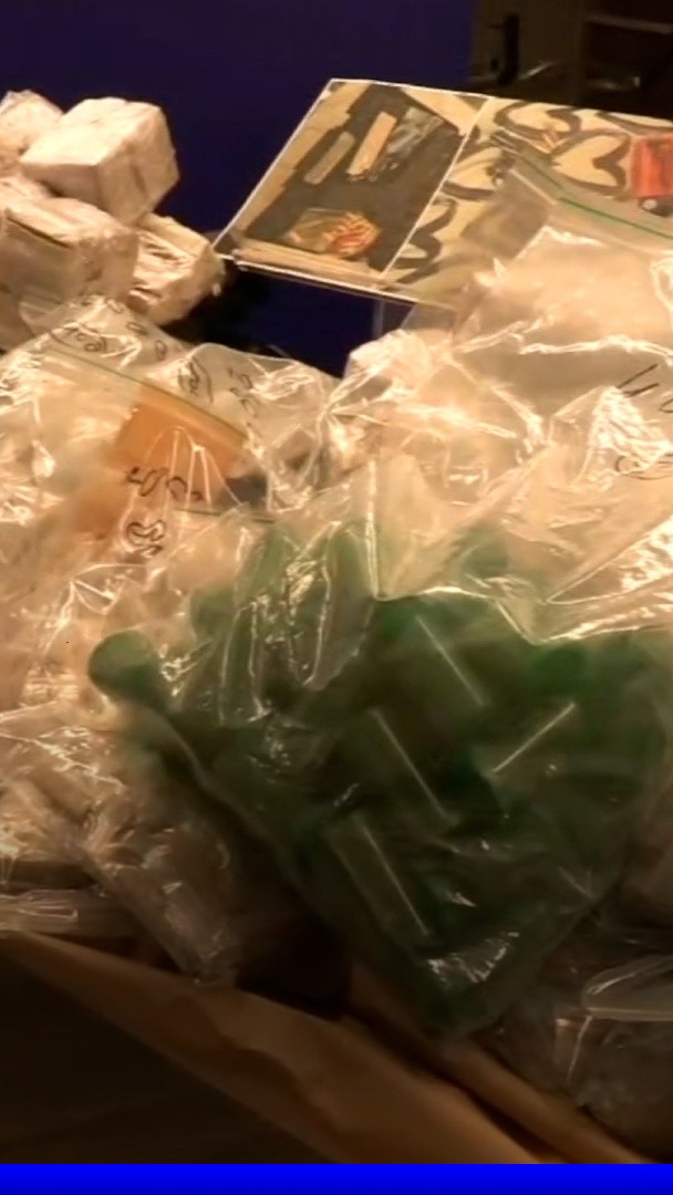 🗨️ "Cette valise était censée être remise à la maman de cet individu" Deux Françaises, emprisonnées en Turquie pour avoir transporté de la drogue, accusent un ami d'enfance de les avoir "piégées"