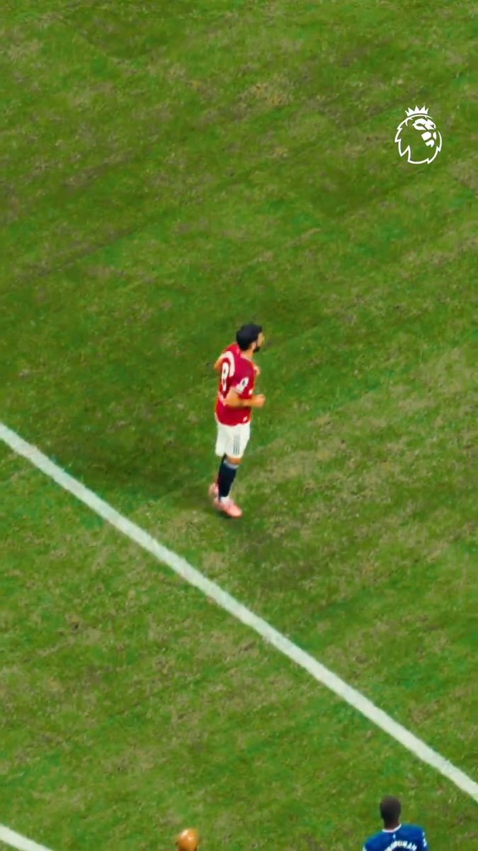 Bruno Fernandes' penalty vs Everton, from the Atlanta Falcons Catwalk Cam 👀