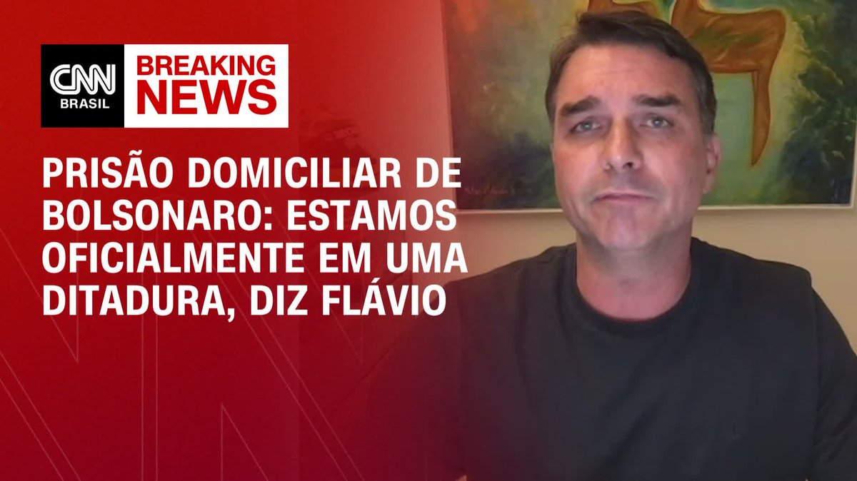 Flávio Bolsonaro sobre prisão domiciliar do pai: Estamos oficialmente em uma ditadura; assista #CNNArena