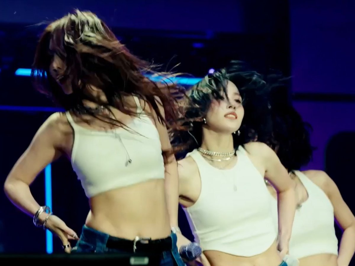 Official Lollapalooza TikTok posting TWICE edit with ICON (OT9 ver.) "Can’t get over Twicepalooza! 🥹😍🤩"