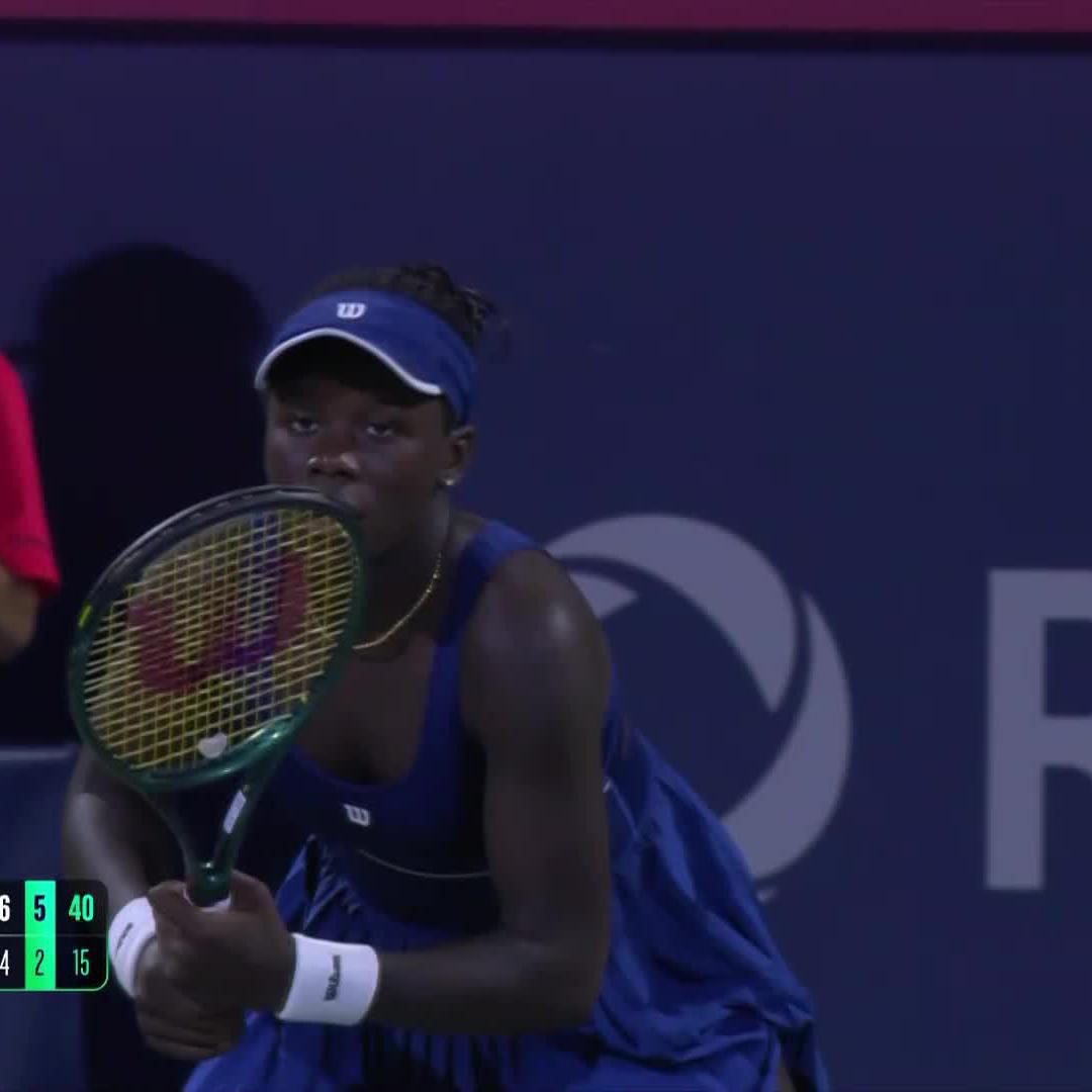 Victoria Mboko’s reaction after beating Bouzas Maneiro to reach the Montreal semifinal. Contagious smile. 🥹 Into her first ever WTA 1000 semifinal at the age of 18 in her home Slam. She is the future. She is the moment. 🇨🇦❤️