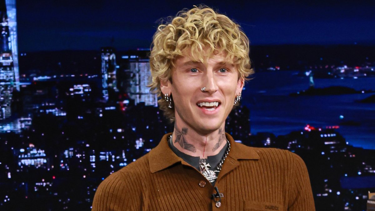 .blonde don nails a spot-on Jim Carrey impression! #FallonTonight