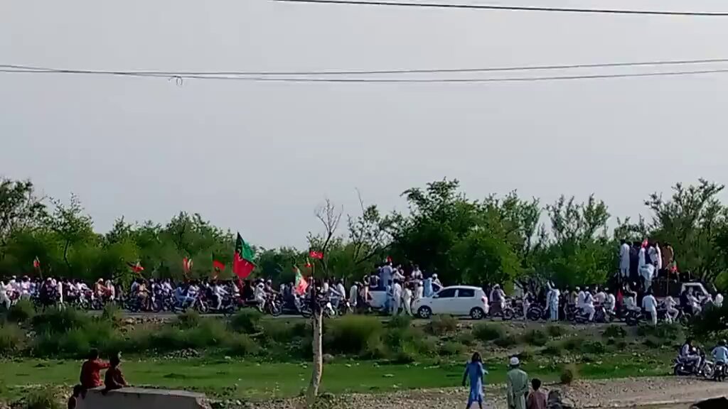 آخے عمران خان کے نام پہ کاٹا لگ گیا ہے عوام نہیں ہے اس کے ساتھ دیکھ لو ابھی تو آغاز ہے