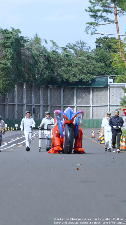 #ホンダコライドン が動くまで 多くのライダーやドライバー達の夢の舞台「鈴鹿サーキット」での走行実現に向けて、Hondaの技術者達が本気で挑んだ開発の様子をお届け 🔧 また、まばたきなどのモーションも実装しました！Honda RACING Galleryでの展示中に見ることができた方はとてもラッキー 👍 今後のホンダコライドンプロジェクトの展開にご期待ください！ #鈴鹿8耐
