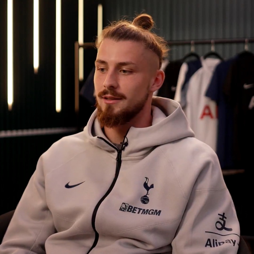 “I feel like this number represents me.” 👊 Radu sits down to discuss his new shirt number and his rehabilitation journey so far 🗣️