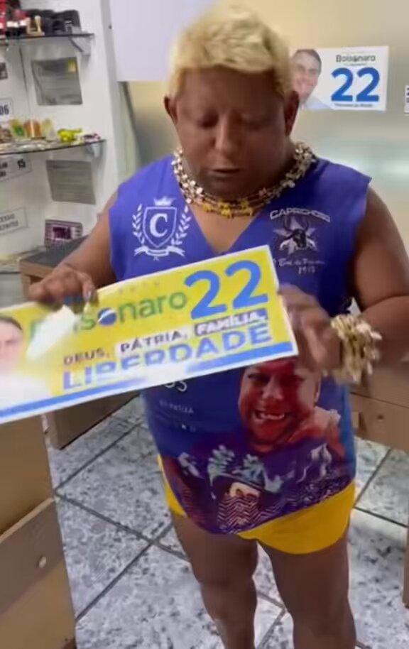 acho que não tem nada mais labubonico morangonico do amor bobbiegoodiano pistachianismo que ser fã da Rihanna