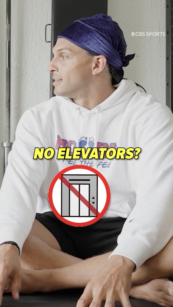 Mack Hollins does NOT use elevators. His staircase record is 26 flights. 😂