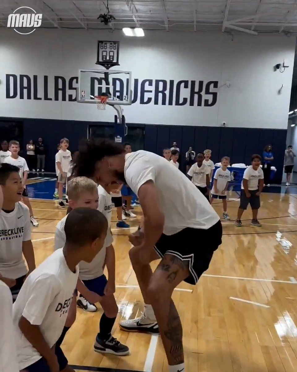D-Live for the kids 🫶 Dereck Lively II // #MFFL