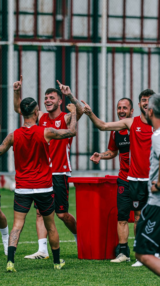 Energy. Unity. One team. 🔴⚪ #Samsunspor #BrotherHood #EuropaLeague #AtatürklüArma #AvrupaYolunda #FromSamsuntoEurope #UEFA