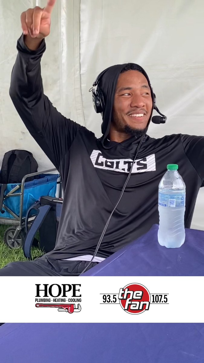 New Colts CB Cam Bynum saw someone wearing his Colts jersey for the first time and made sure to sign it. 😎