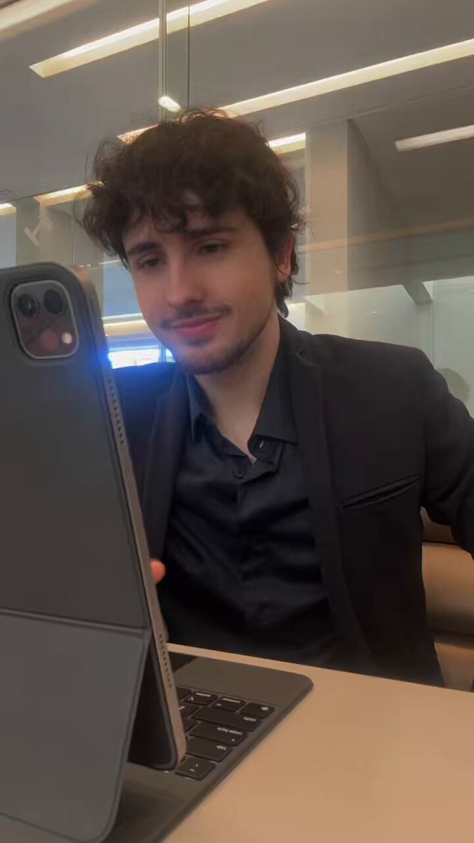 Oi to trabalhando