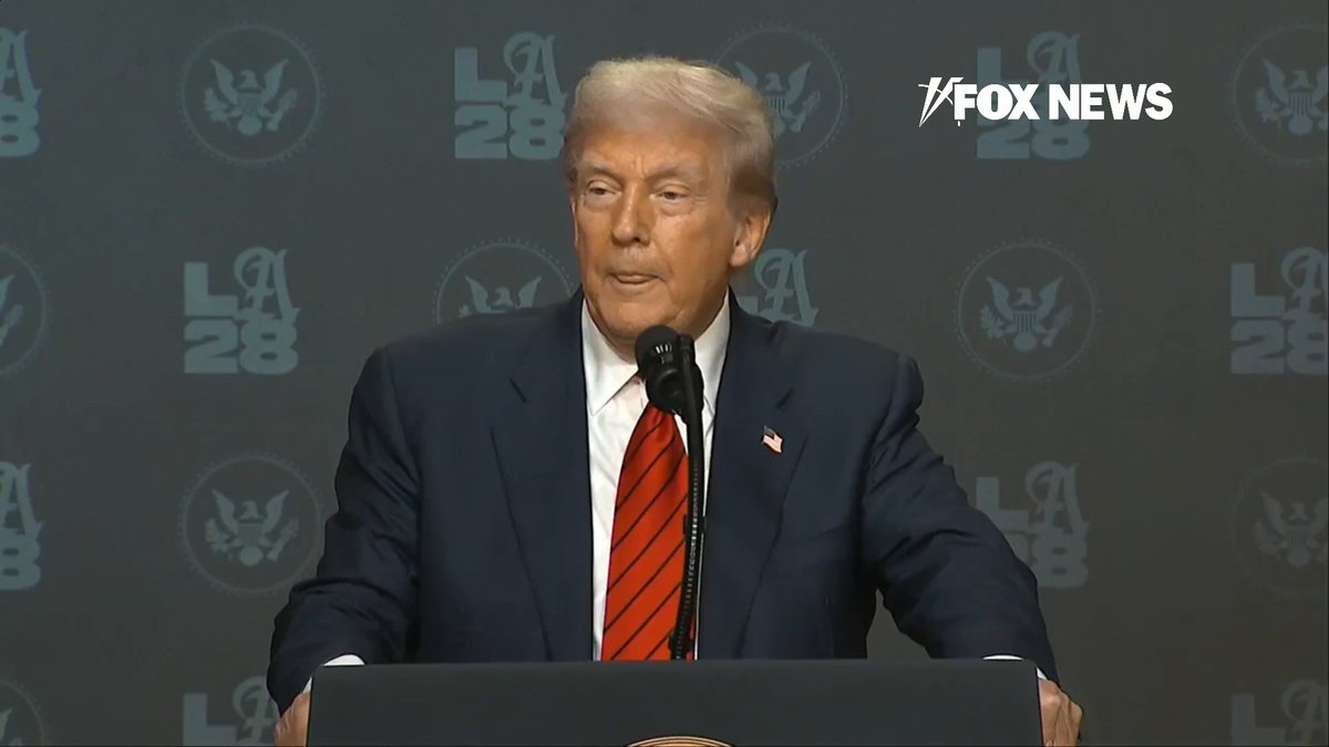 .Peter Doocy asks President Trump who he believes is the "heir apparent" to MAGA