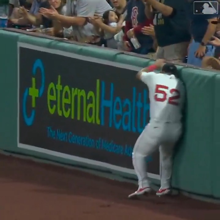 MAKE A PLAY, WILYER!