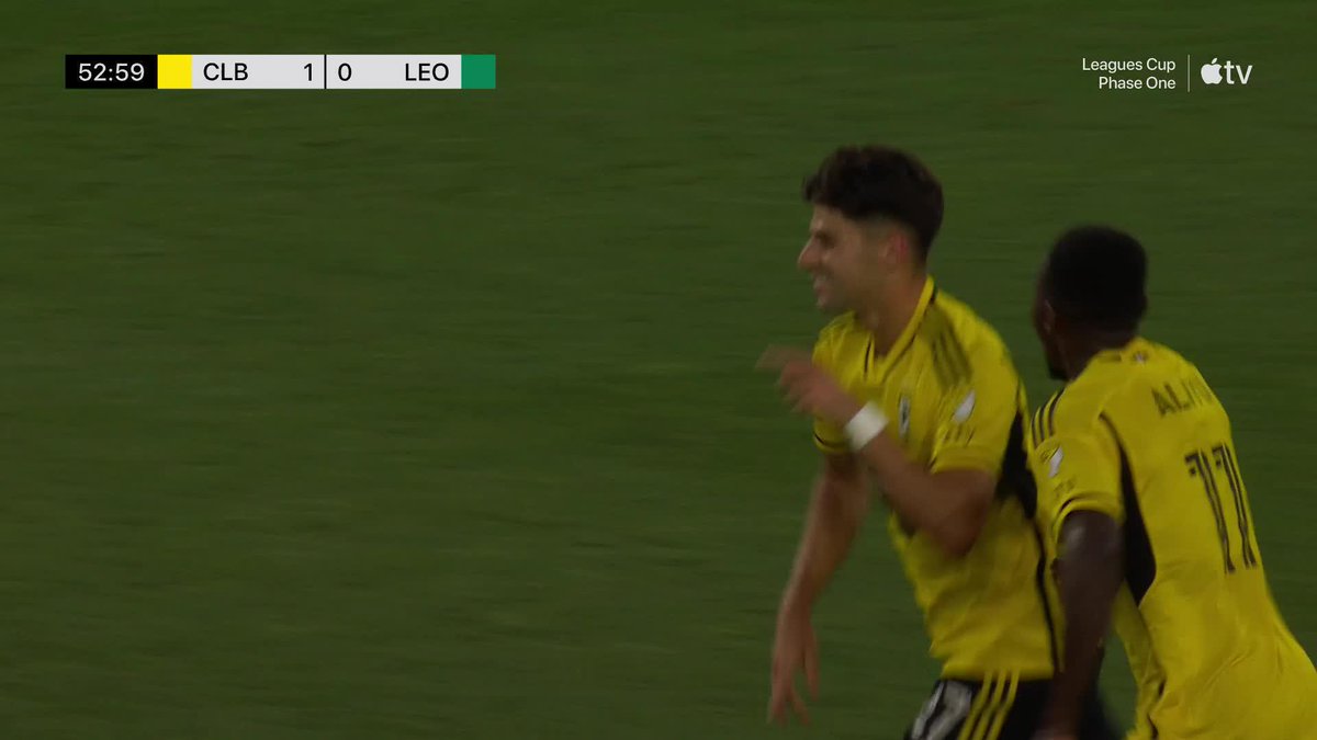 Max Arfsten puts Columbus Crew up 1-0 over Club León 💥 (via Leagues Cup)