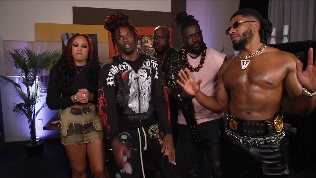 Thank you A V A! 🙌 We got some MASSIVE news regarding Philadelphia and WWE Heatwave!! 🔥