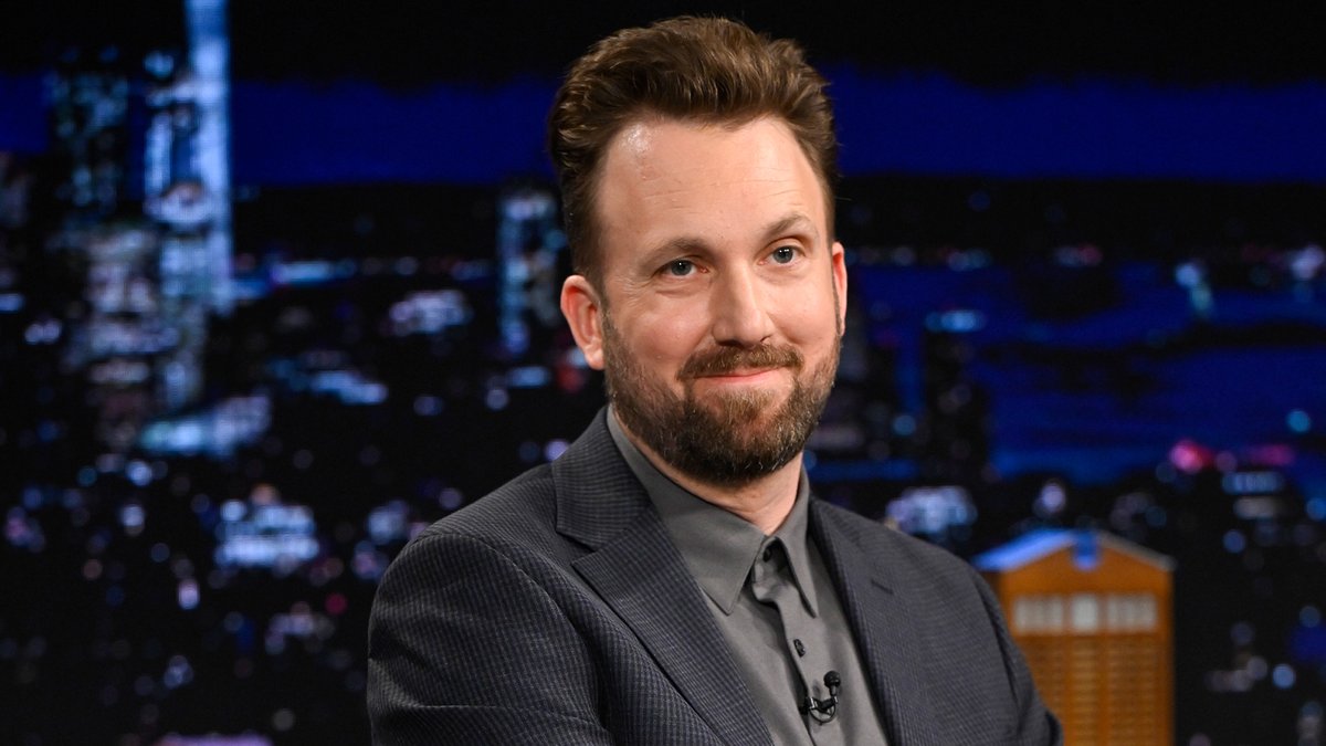 .Jordan Klepper explains what it’s like to go on the road for @thedailyshow to talk politics with people across the country and why they find it so difficult to change their views. #FallonTonight #TheDailyShow