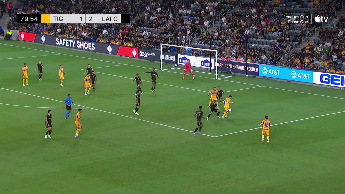 TO THE CROSSBAR! 😱 Disparo de Brunetta que se quedó a nada de entrar #LeaguesCup2025