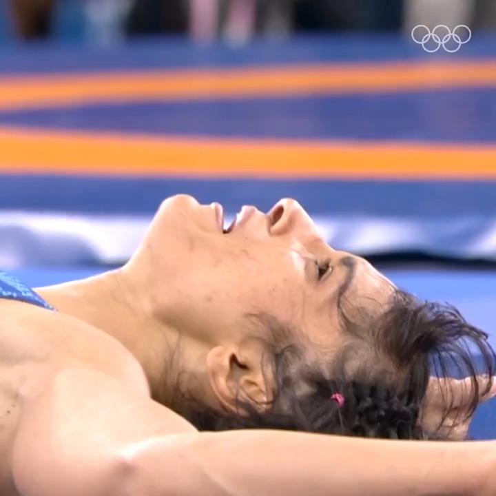 When 82-0 Was Made 82-1 Yui Susaki had dominated the mat with 8️⃣2️⃣ straight international wins. That was until she faced 𝗩𝗶𝗻𝗲𝘀𝗵 𝗣𝗵𝗼𝗴𝗮𝘁. 😎🇮🇳 On this day in 2024, Vinesh scripted history.