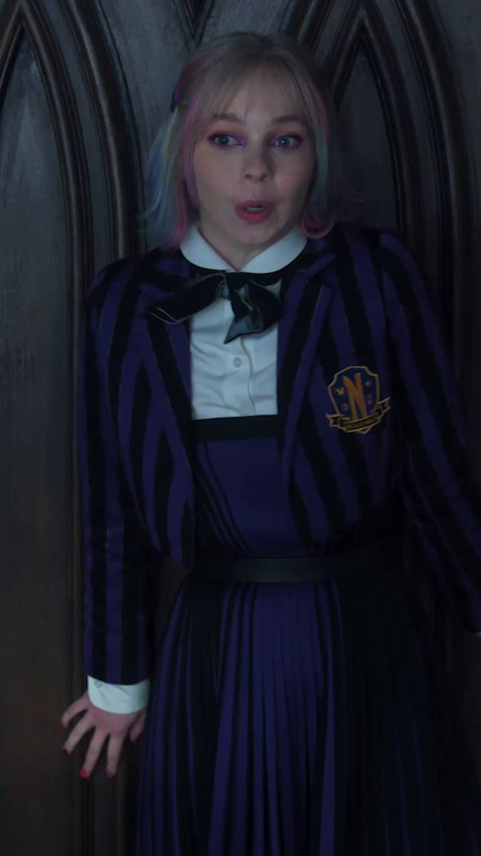 Nuovo anno scolastico, stesse Mercoledì e Enid 💜. La prima parte della seconda stagione di Mercoledì è ora disponibile solo su Netflix!