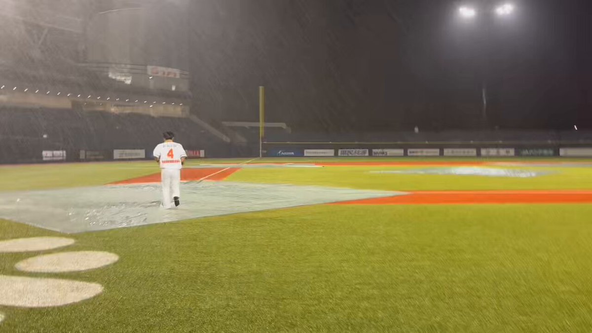 残念ながら雨天中止となりましたが… 漆原選手がパフォーマンスを披露🤣🤣 最後までぜひご覧下さい🤣🤣 #オイシックス新潟アルビレックスBC