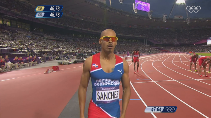 ¡Corazón de oro! ❤️ Se cumplen 1️⃣3️⃣ años de la emotiva medalla de oro del dominicano Félix Sánchez en los 400 m de Londres 2012. 🥇 🇩🇴 #JuegosOlimpicos l Comité Olímpico Dominicano Felix Sanchez OLY