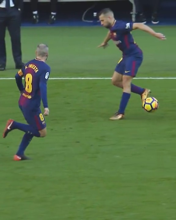 👀🌟 Mucha clase, Jordi Alba. #LALIGAEASPORTS | #ELCLÁSICO