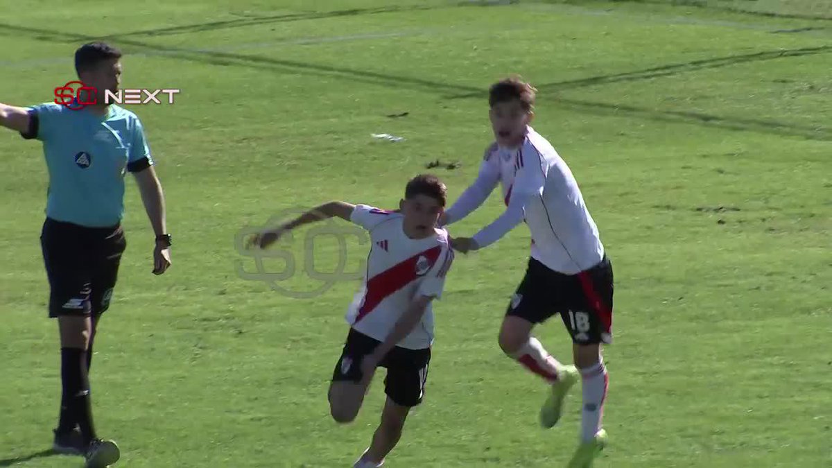 🤯🇦🇷 ¡7 DE LOS 11! titulares de la 8va de River están convocados a la SUB 15 de Argentina. Ellos son Estéfano Sarro, Bautista Giménez, Ramiro Álvarez, Joaquín Gómez, Felipe López, Gianfranco Ledestre y Bruno Cabral. Así juegan los pibes. 💎