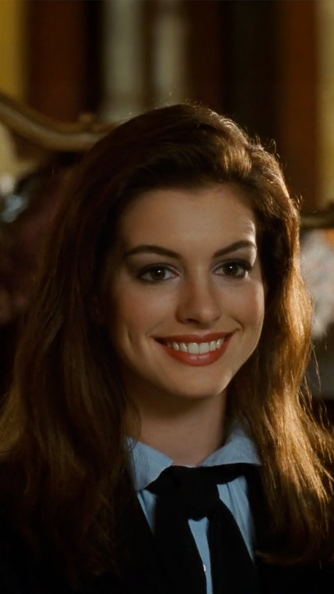 Makeovers hate to see Mia Thermopolis coming. Film: THE PRINCESS DIARIES (2001)