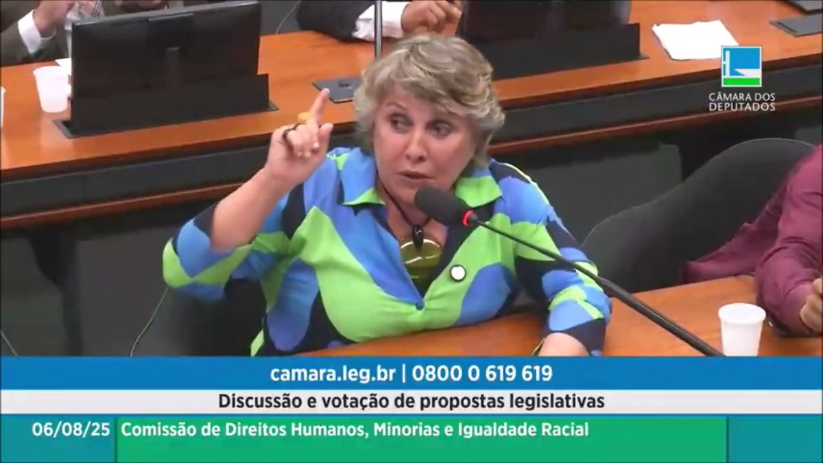 É indignante! A extrema direita se acha no direito de sequestrar o Parlamento. O povo paga os seus salários e eles se recusam a votar medidas importantes como a diminuição da tarifa de energia elétrica. Estão de costas para o povo. O Brasil é maior que a extrema direita!
