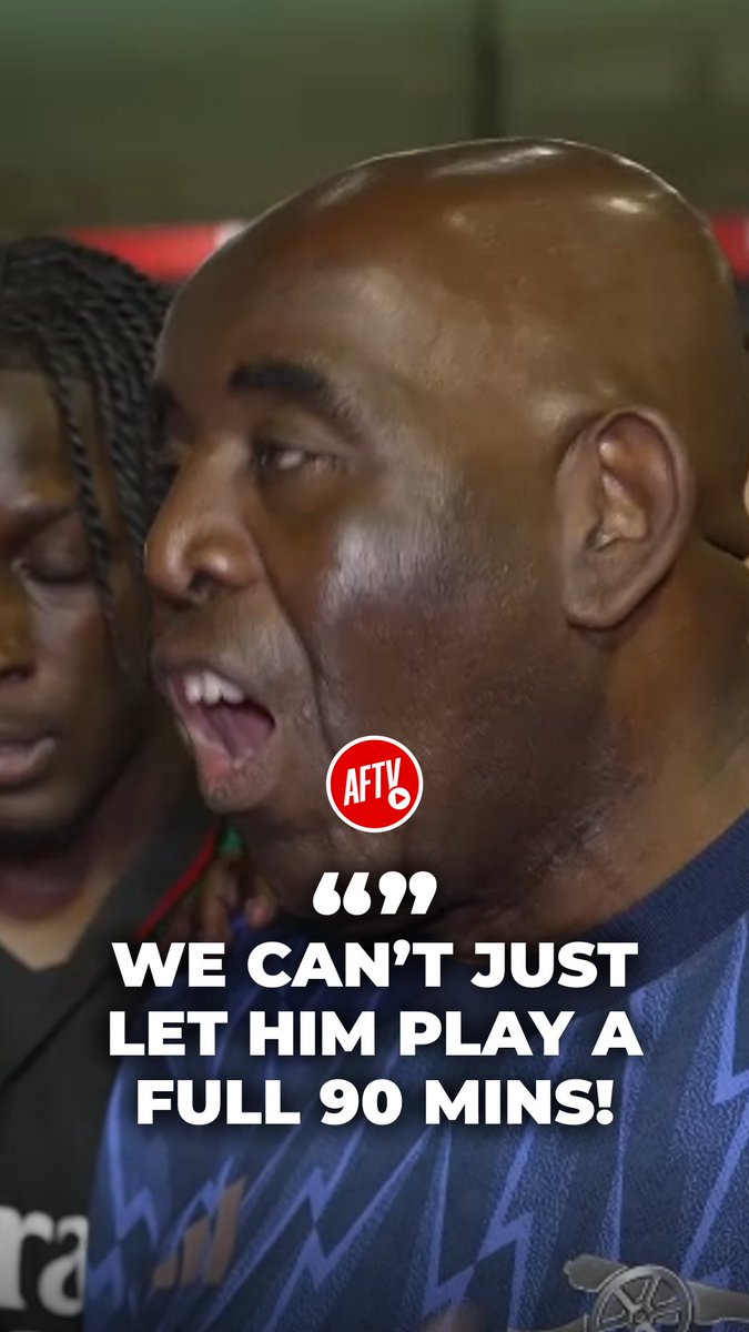Robbie thinks it's 𝐒𝐄𝐍𝐒𝐈𝐁𝐋𝐄 to 𝐄𝐀𝐒𝐄 Viktor Gyokeres in! ⚽ #FanCams