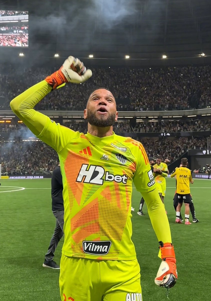 DOS PÉS E DAS MÃOS QUE MAIS UMA VEZ FIZERAM A DIFERENÇA, PARA O CORAÇÃO DE CADA ATLETICANO NAS ARQUIBANCADAS! GIGANTE, EVERSON! ÍDOLO! 🖤🤍