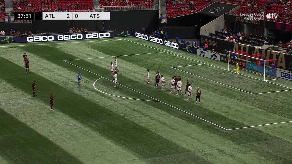 Saba Lobjanidze goes top bins 🎯 (via Leagues Cup)