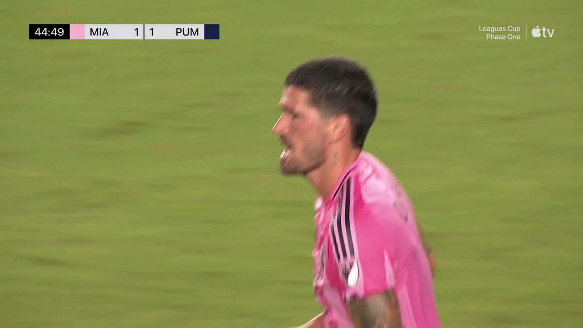 Rodrigo De Paul's first Inter Miami CF goal! 👏🇦🇷 And Messi approves. #LeaguesCup2025