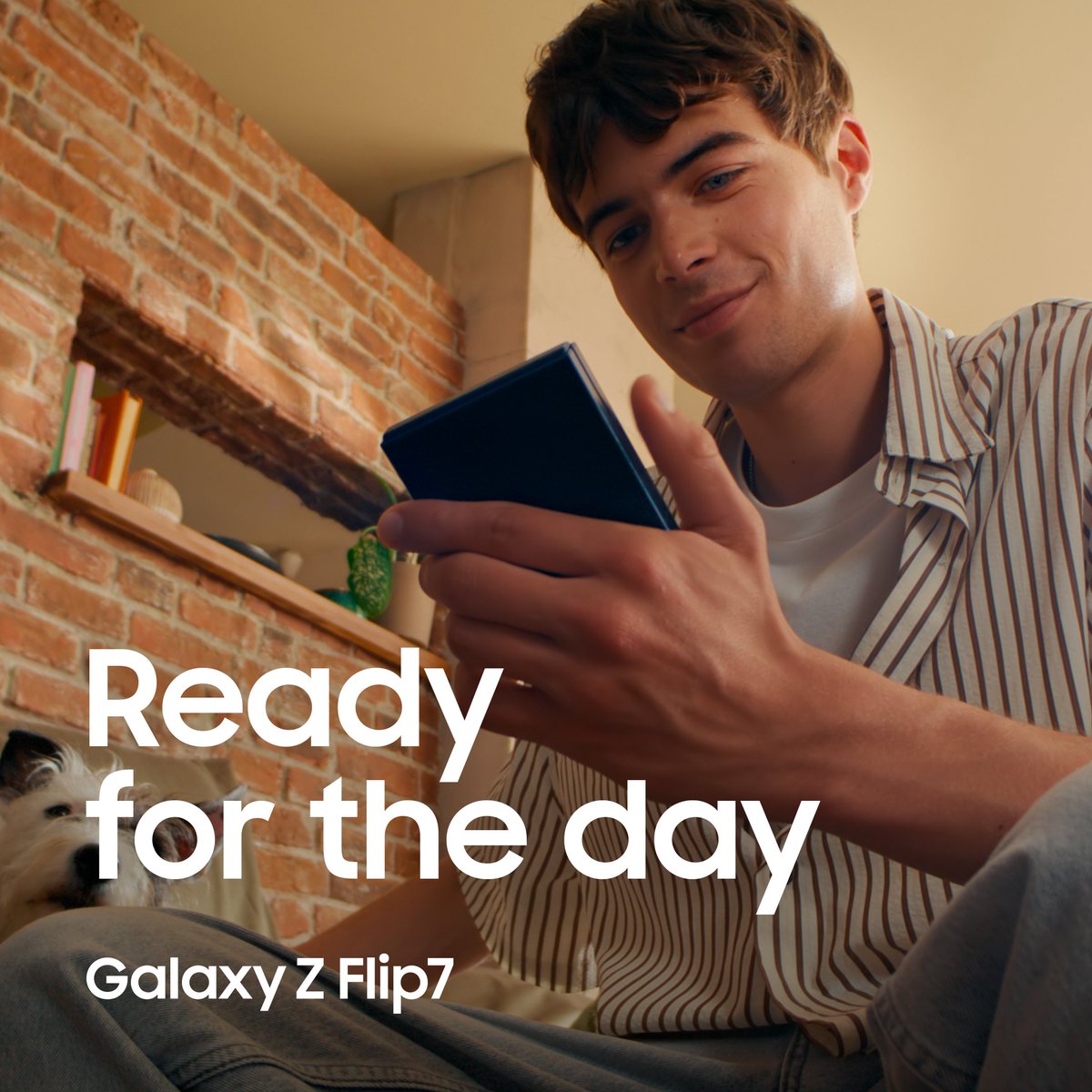 Before your morning coffee, your day is already set—just for you. The Galaxy Z Flip7, with its smartest, most immersive FlexWindow ever.