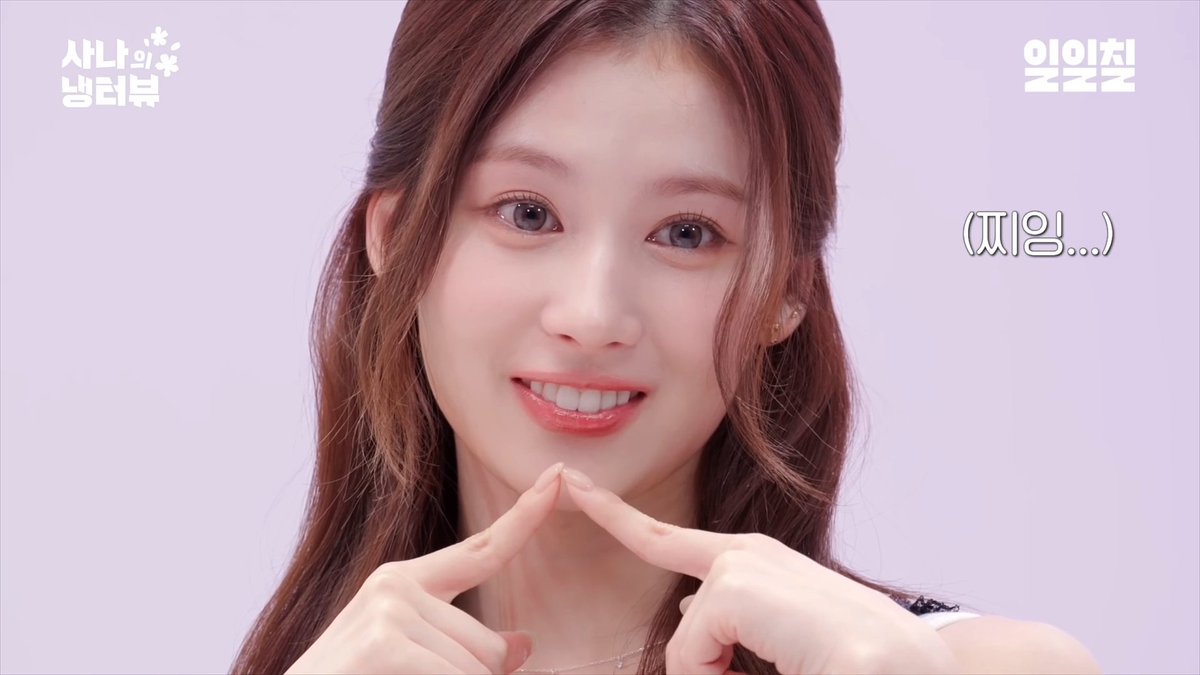 Sana tearing up when the production team surprised her with a cake, bouquet and miniatures of all the smoothies she made, for the last episode of Sana's Fridge Interview season 2. Even the staff were crying with her, she's so loved 🥺