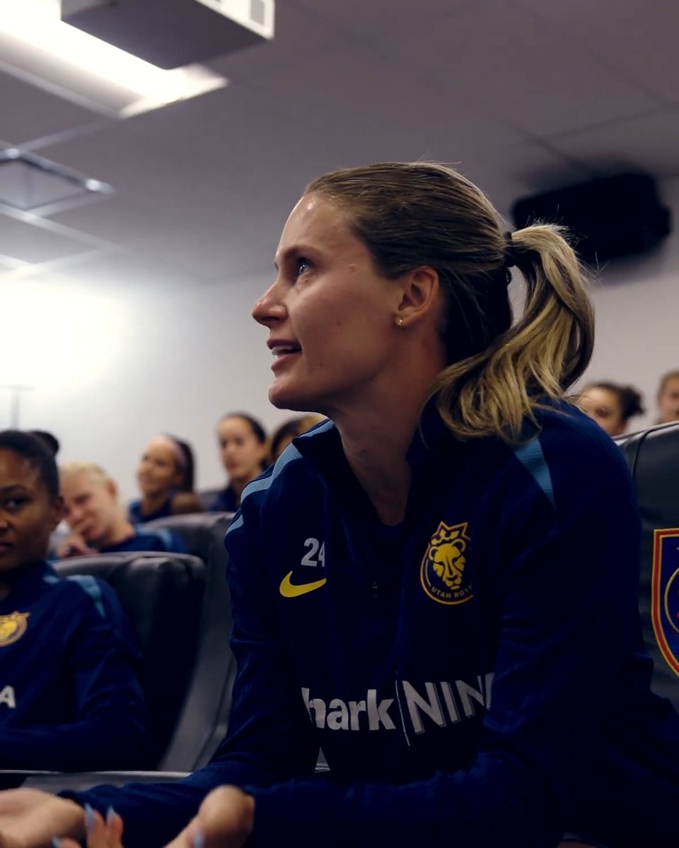 The moment it became official 🥹💛 We're so excited to see you back on the pitch Cloé Lacasse!