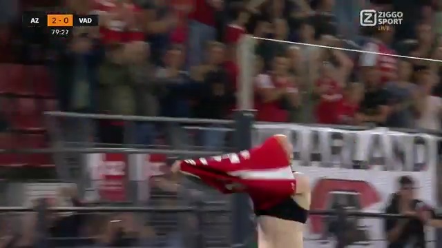 𝙒𝙊𝙊𝙊𝙊𝙒 Mexx Meerdink! 🙌 De klasse druipt er vanaf bij deze goal 🤤 #ZiggoSport #UECL #AZVAD