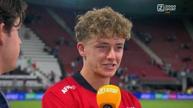 'Ik heb ambities en PSV is een mooie club' 💬 Sven Mijnans reageert op de transferperikelen vanuit Eindhoven 👀 #ZiggoSport #UECL #AZVAD