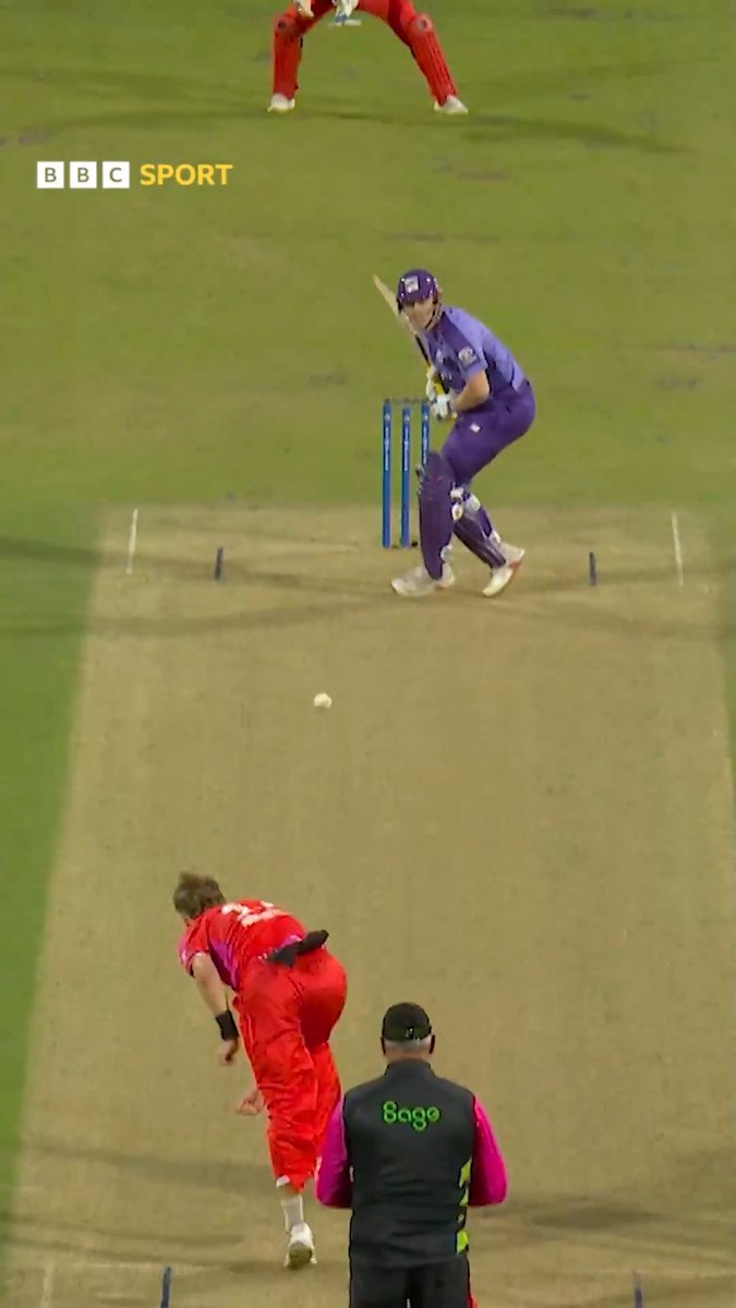 A bit of class. A bit of chaos. Harry Brook's first two balls were all action. #TheHundred