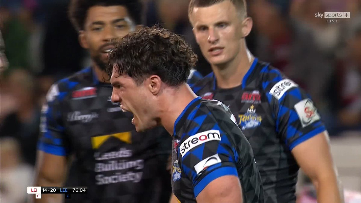 Brodie Croft sends the Leeds fans WILD with a late try to seal the win away at Leigh 🙌